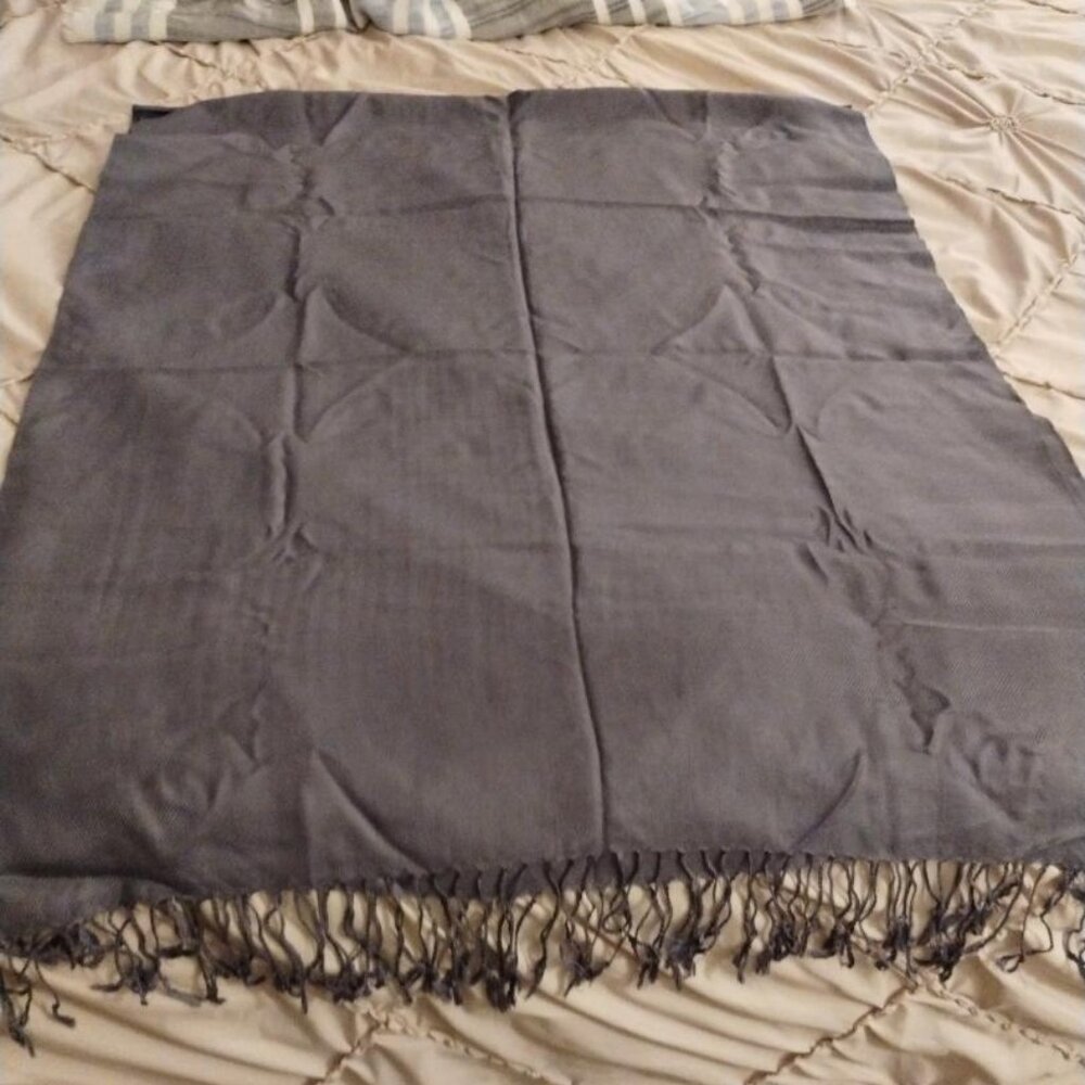 NEW NEVER WORN PASHMINA SHAWL or SCARF